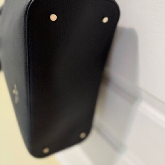 NWT Kate Spade Hayes Black Medium Tote - Classic & Sophisticated - Picture 2 of 5